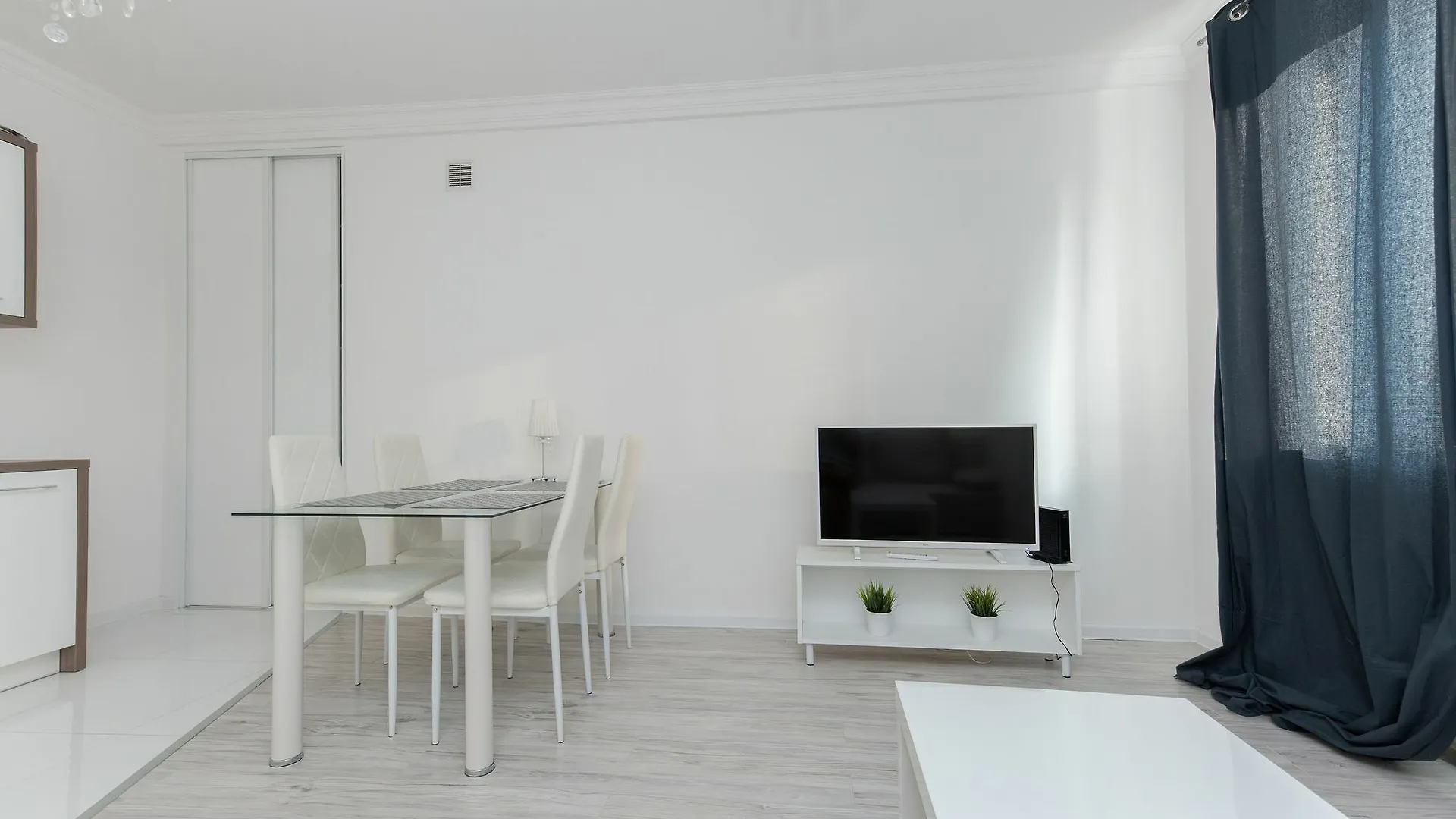 Apartment Shortstaypoland Jana Pawla B36 Warsaw Poland